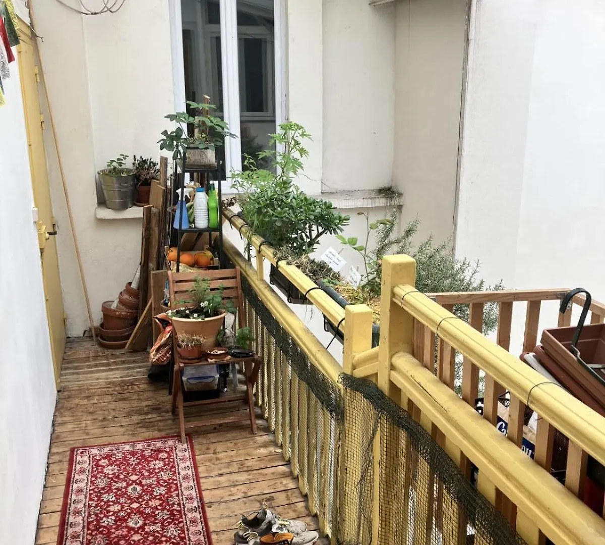 Former Cabinetmaker'S Workshop In Paris Apartment